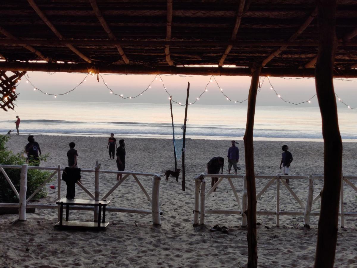 Surya Beach Cafe And Stay Gokarna  Buitenkant foto