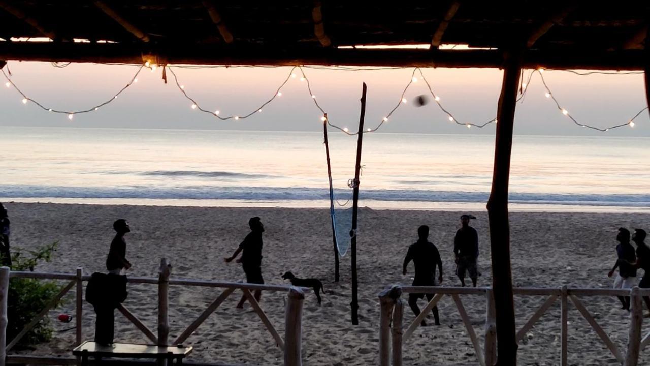 Surya Beach Cafe And Stay Gokarna  Buitenkant foto