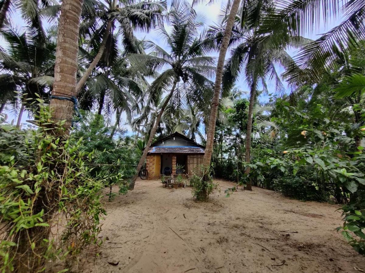 Surya Beach Cafe And Stay Gokarna  Buitenkant foto