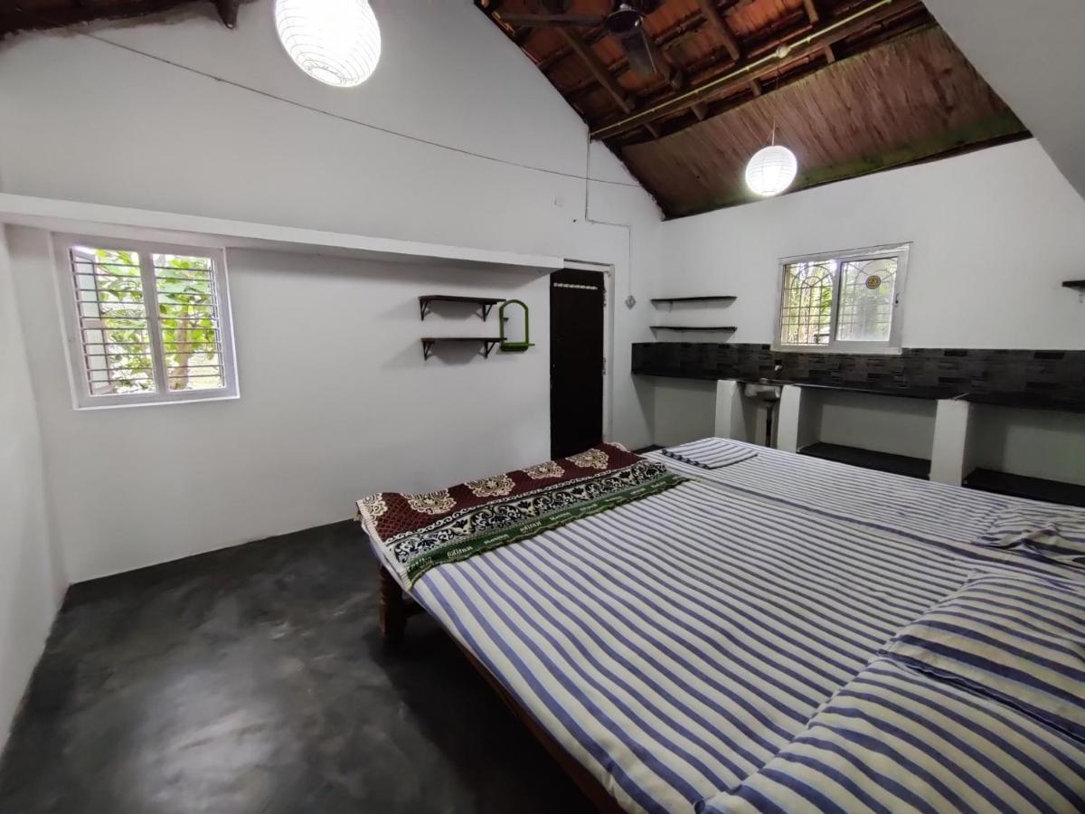 Surya Beach Cafe And Stay Gokarna  Buitenkant foto