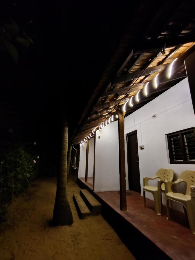 Surya Beach Cafe And Stay Gokarna  Buitenkant foto
