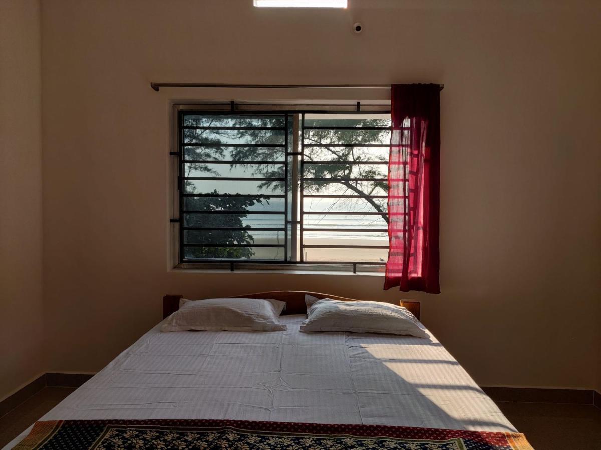 Surya Beach Cafe And Stay Gokarna  Buitenkant foto