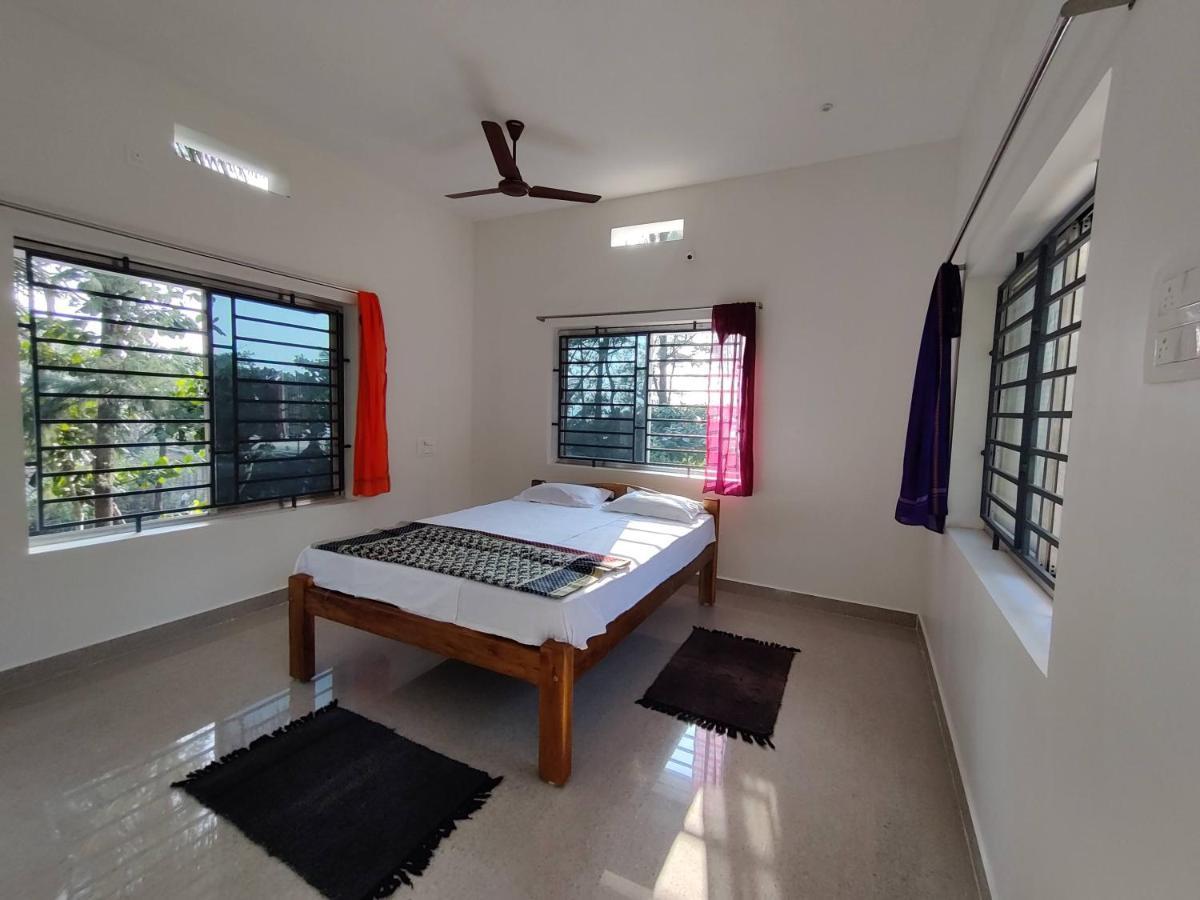 Surya Beach Cafe And Stay Gokarna  Buitenkant foto