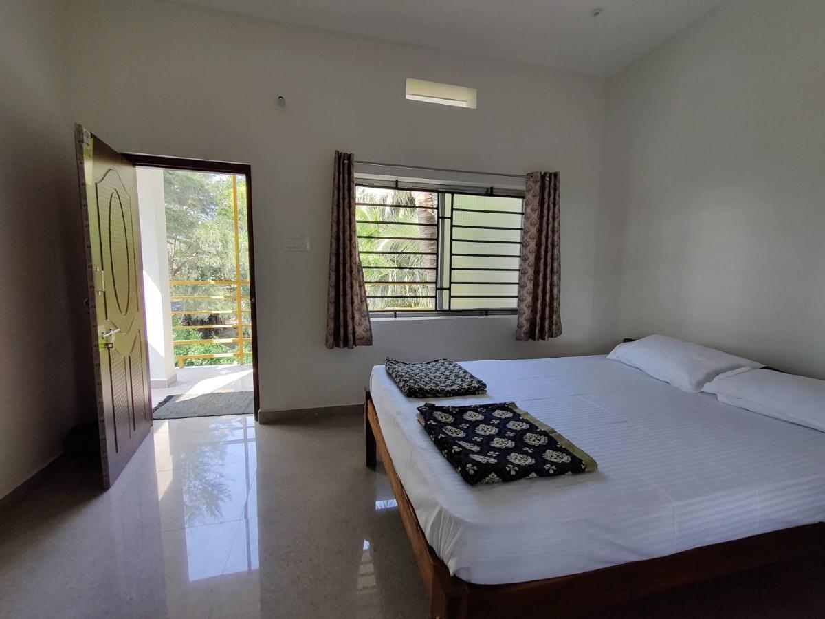 Surya Beach Cafe And Stay Gokarna  Buitenkant foto